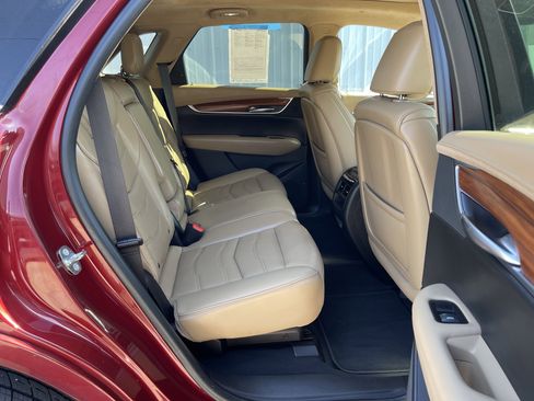 Used 2017 Cadillac XT5 Platinum w/ Driver Assist Package image 12