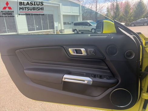 Used 2021 Ford Mustang GT Premium w/ GT Performance Package RWD image 15
