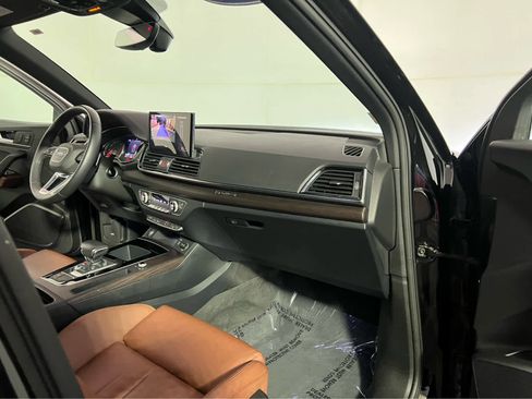 Used 2023 Audi Q5 2.0T Premium w/ Convenience Package image 30