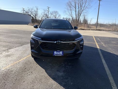 New 2026 Chevrolet Trax RS image 2