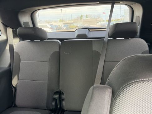 Used 2023 Chevrolet Traverse LT image 7