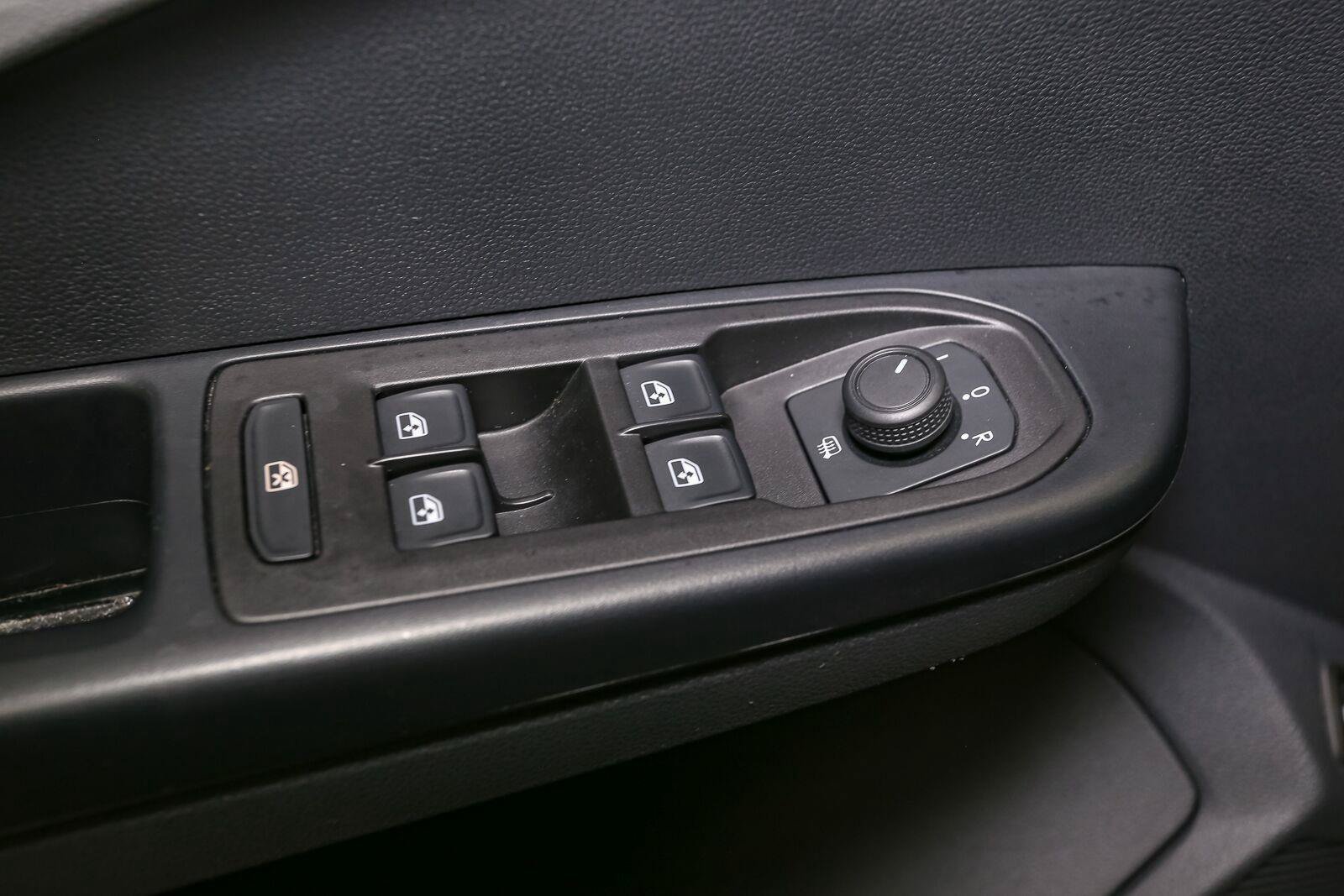 Certified 2024 Volkswagen Taos S AWD/4WD image 41