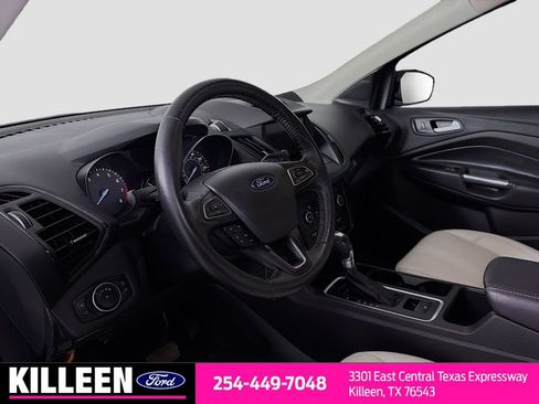Used 2018 Ford Escape SEL w/ SEL Sport Appearance Package image 10