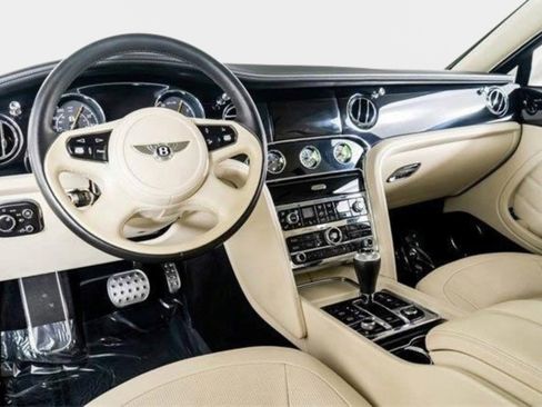 Used 2016 Bentley Mulsanne Speed image 2