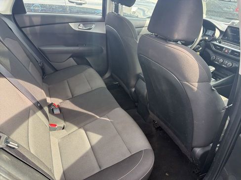 Used 2023 Kia Forte LXS w/ LXS Technology Package image 12