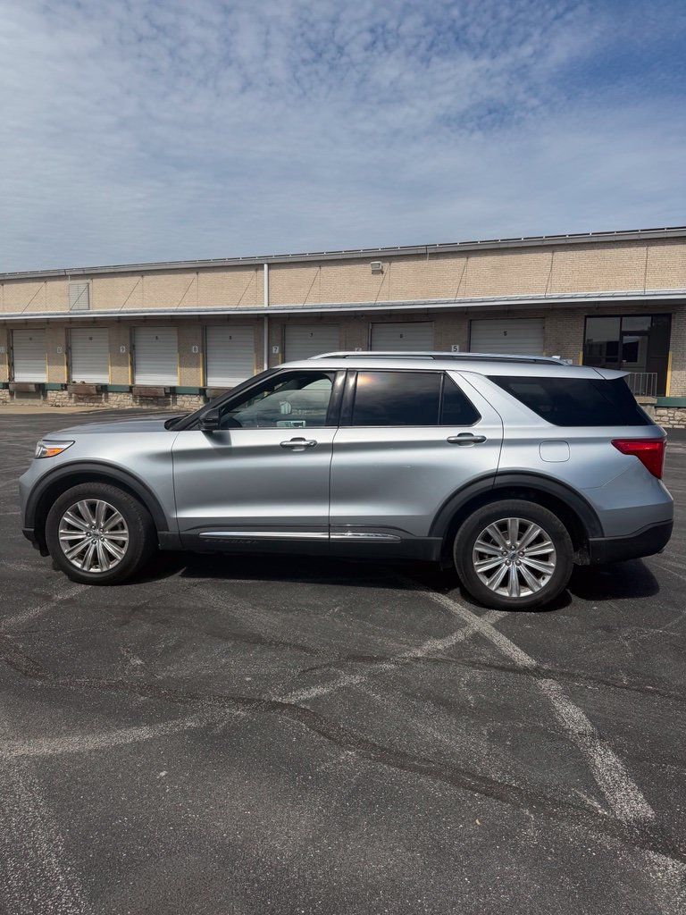 Used 2020 Ford Explorer Limited AWD/4WD image 2