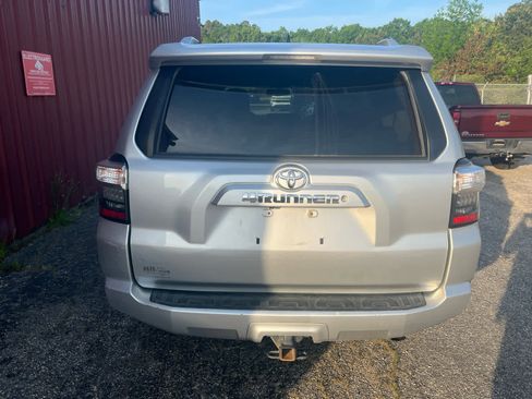 Used 2014 Toyota 4Runner SR5 Premium image 5