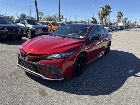 Used 2021 Toyota Camry XSE image 8