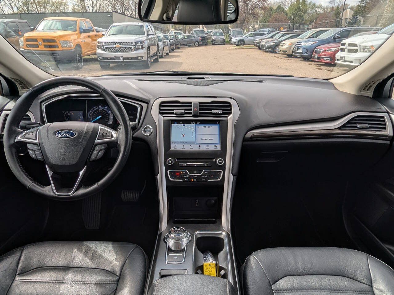 Used 2017 Ford Fusion SE w/ Fusion SE Technology Package AWD/4WD image 3