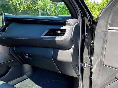 Used 2024 GMC Yukon AT4 w/ AT4 Premium Package AWD/4WD image 21