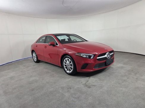 Used 2019 Mercedes-Benz A 220 4MATIC image 2