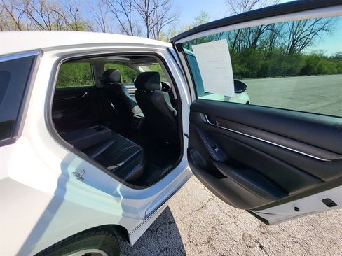 Used 2018 Honda Accord Touring image 26