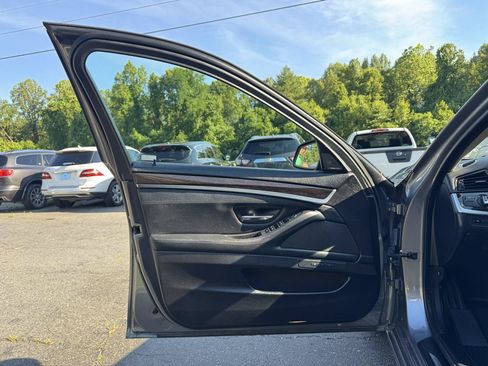 Used 2015 BMW 528i Sedan RWD image 9