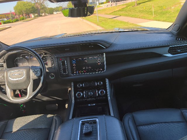 Used 2021 GMC Yukon Denali w/ Denali Ultimate Package AWD/4WD image 14
