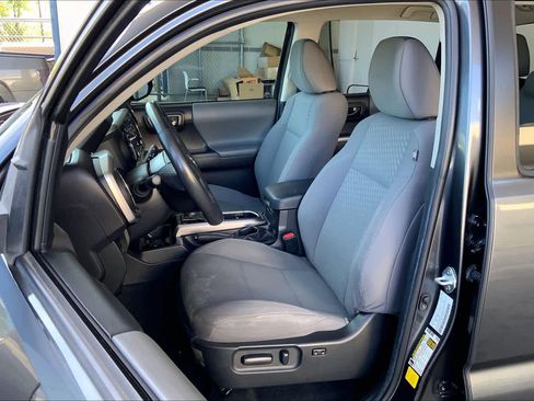 Used 2023 Toyota Tacoma SR5 AWD/4WD image 8