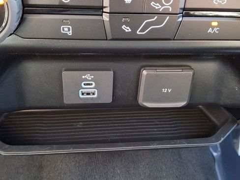 Used 2025 Ford F250 XLT AWD/4WD image 23