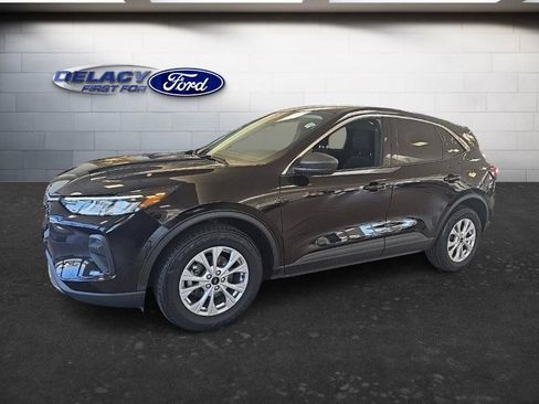Used 2023 Ford Escape Active AWD/4WD image 2