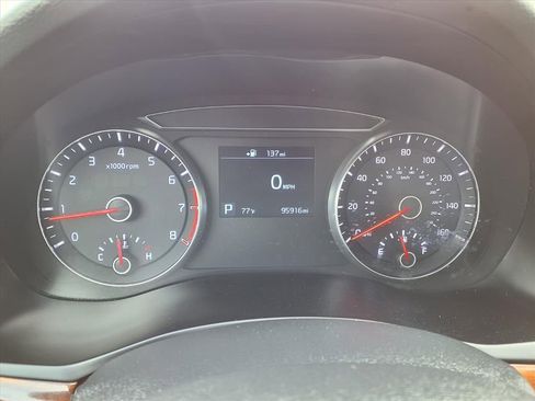 Used 2019 Kia Cadenza Technology image 13