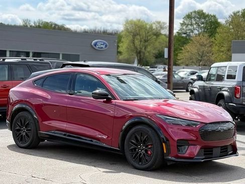 Used 2025 Ford Mustang Mach-E Premium w/ Sport Appearance Package AWD/4WD image 39