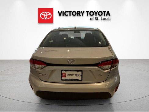 Used 2024 Toyota Corolla LE FWD image 4