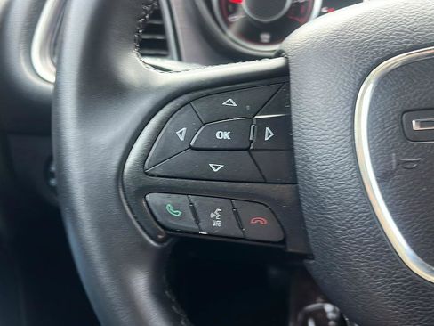 Used 2015 Dodge Challenger SXT RWD image 27