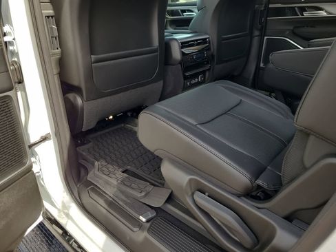 New 2026 Jeep Grand Wagoneer 4WD image 20