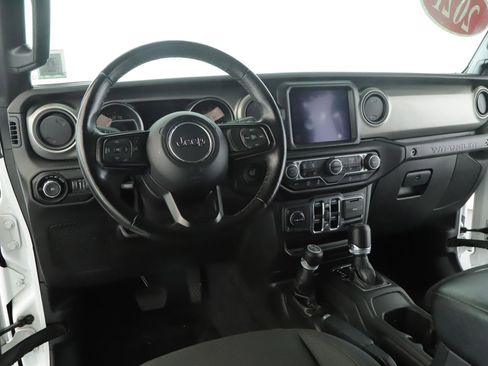 Used 2021 Jeep Wrangler Unlimited Sport AWD/4WD image 2