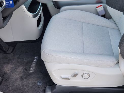 New 2026 Hyundai Ioniq 9 SE image 9