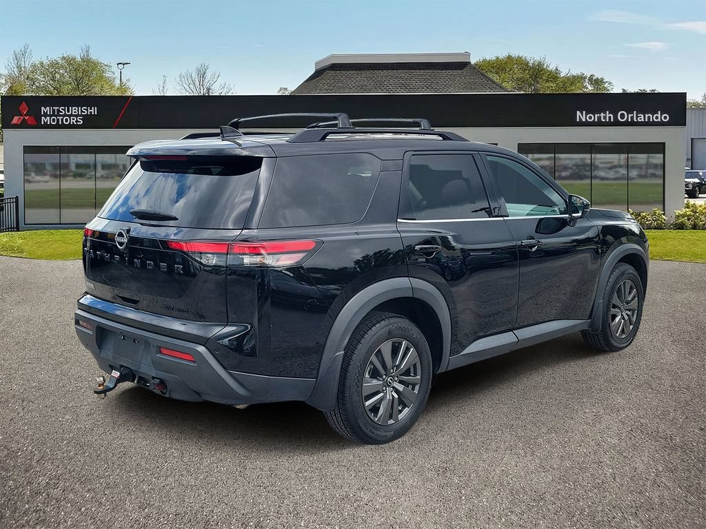 Used 2023 Nissan Pathfinder SV w/ SV Premium Package AWD/4WD image 3
