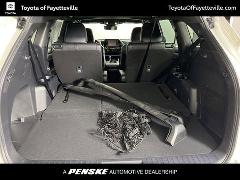 Used 2021 Toyota Highlander XSE image 10