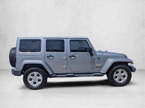 Used 2014 Jeep Wrangler Unlimited Sahara w/ Connectivity Group AWD/4WD image 4