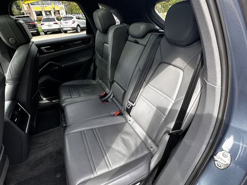 Used 2019 Porsche Cayenne image 36