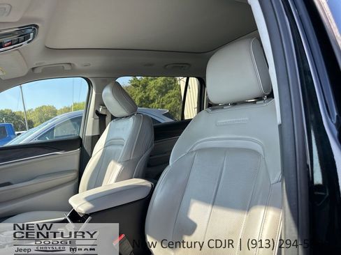 Used 2022 Jeep Grand Cherokee L Overland image 10