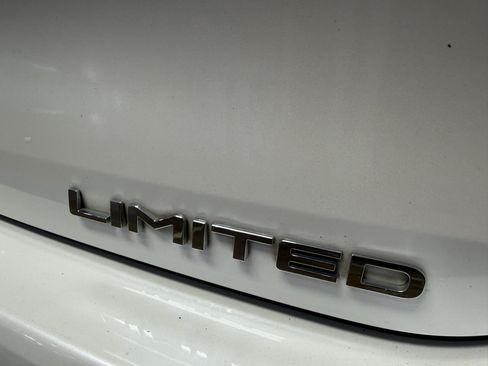 Used 2021 Toyota Highlander Limited FWD image 37