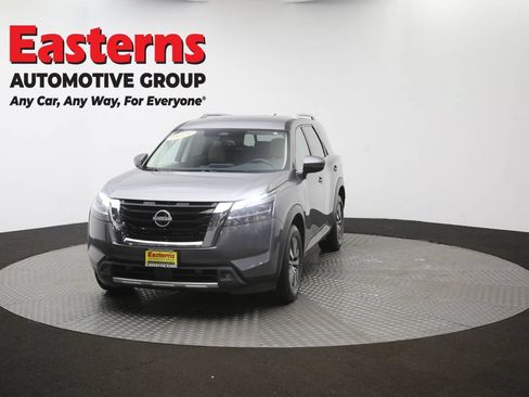 Used 2022 Nissan Pathfinder SL AWD/4WD image 54