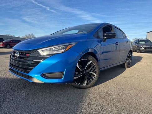 Used 2024 Nissan Versa SR w/ Trunk Package image 1