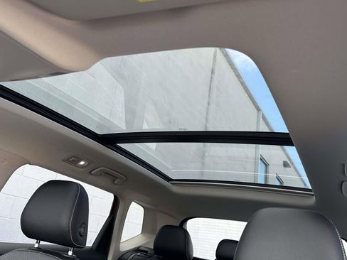 Used 2022 Volkswagen Taos SE image 18