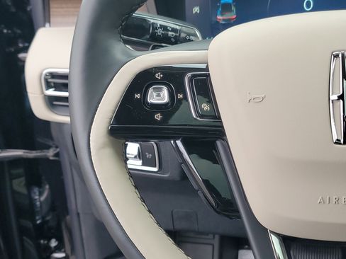 New 2026 Lincoln Corsair Reserve w/ Jet Appearance Package image 17