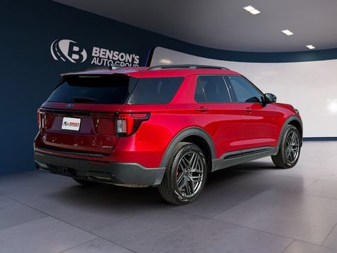 Used 2025 Ford Explorer ST-Line w/ ST-Line Street Pack AWD/4WD image 5