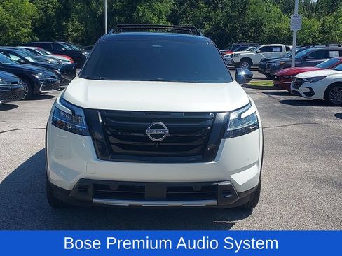 Used 2023 Nissan Pathfinder Platinum AWD/4WD image 2