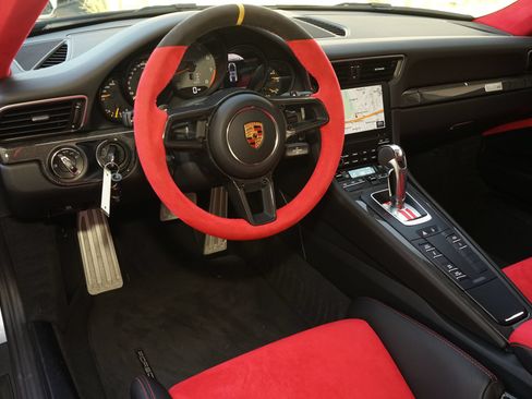 Used 2018 Porsche 911 GT2 RS RWD image 17