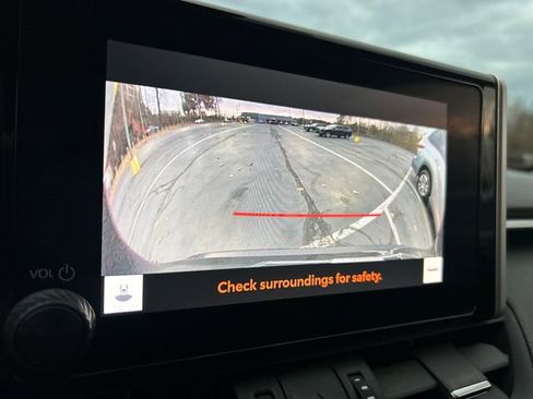 Used 2023 Toyota RAV4 XLE Premium image 14