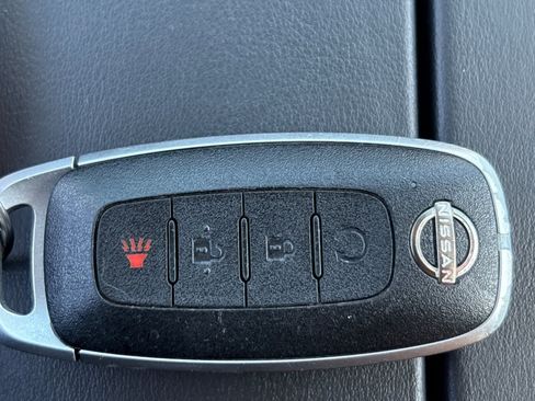 Certified 2023 Nissan Rogue SV FWD image 28