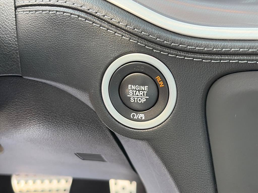 Used 2022 Dodge Charger R/T w/ Plus Group RWD image 10