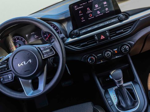 Certified 2023 Kia Forte LXS w/ LXS Technology Package FWD image 19