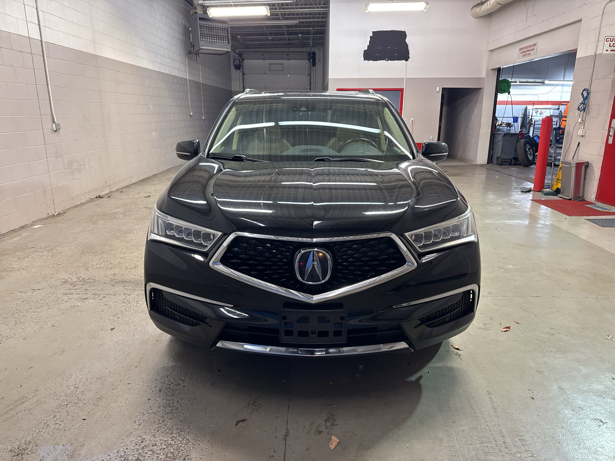 Used 2019 Acura MDX w/ Technology Package AWD/4WD image 2