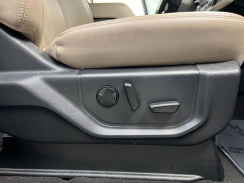 Used 2024 Ford Expedition Max XLT image 26