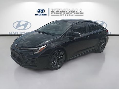 Used 2024 Toyota Corolla SE FWD image 3
