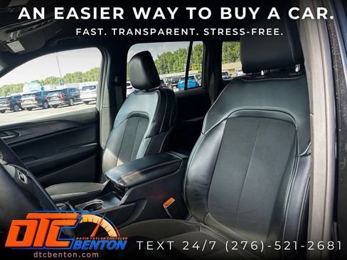 Used 2025 Jeep Grand Cherokee Altitude AWD/4WD image 9