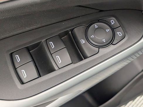 Certified 2024 Chevrolet Trax LS w/ LS Convenience Package FWD image 11